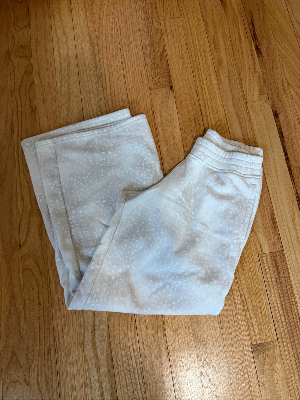 Women’s hollister white dot printed sweatpants